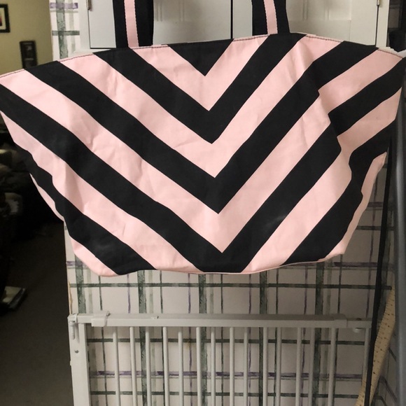 Victoria’s Secret Beach Bag - Picture 2 of 5